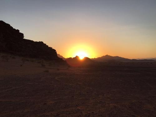 Вади-Рум: Wadi Rum Azzabi Lifestyle Camp