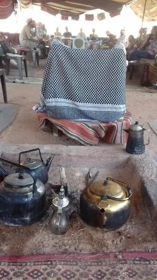 Вади-Рум: Wadi Rum Cave Camp
