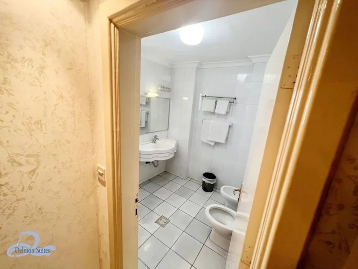 Амман: Delmon Suites