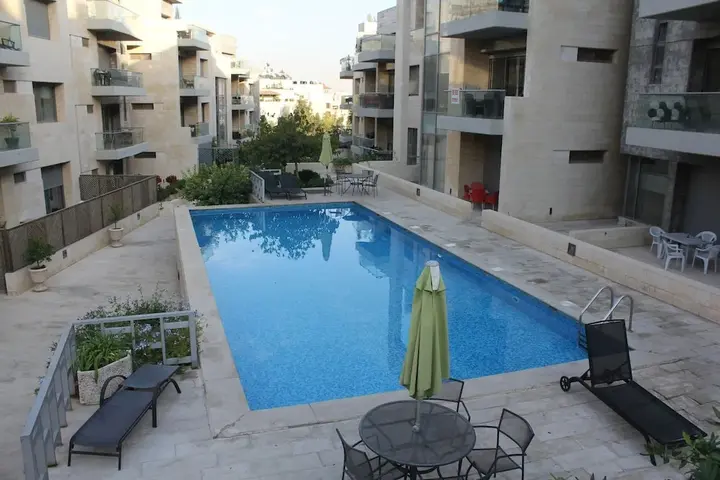 Амман: Modern Resort like with pool