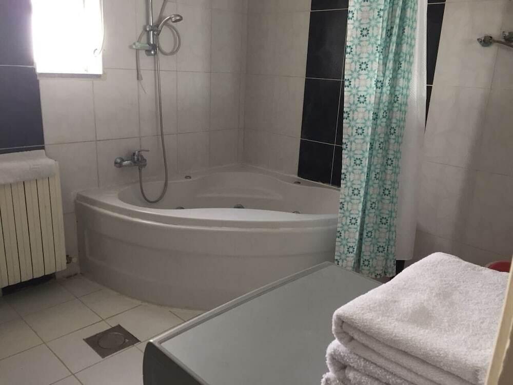 Солт: Dabouq luxury spaceous Apartment