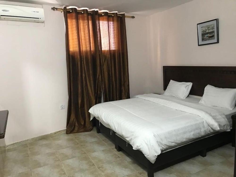 Солт: Alfawanees Hotel Apartments