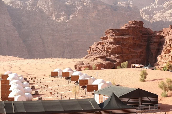 Вади-Рум: Wadi Rum Night Luxury Camp