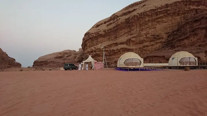 Вади-Рум: Desert planet camp