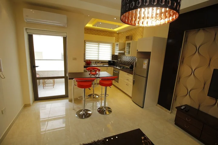 Амман: Aqarco Shmaisani Apartment