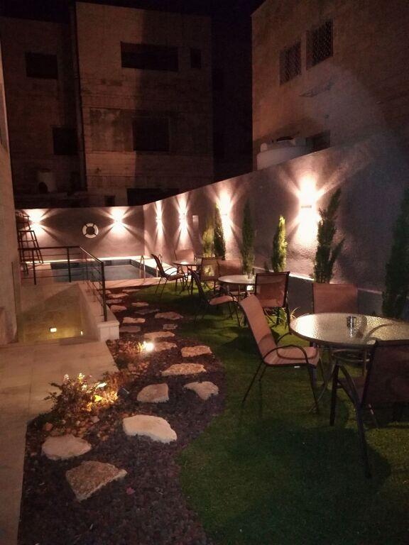 Амман: Shams al weibdeh hotel apartment