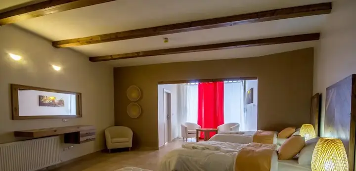 Дана: Dana Guest House