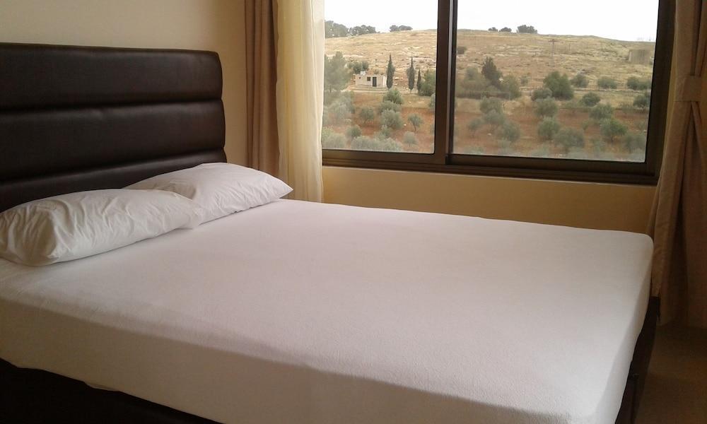Ма-Ин: Town of Nebo Hotel