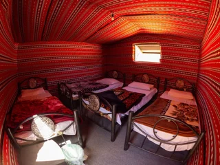 Вади-Рум: Martian desert camp