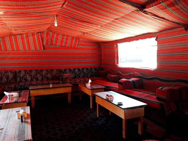 Вади-Рум: Martian desert camp