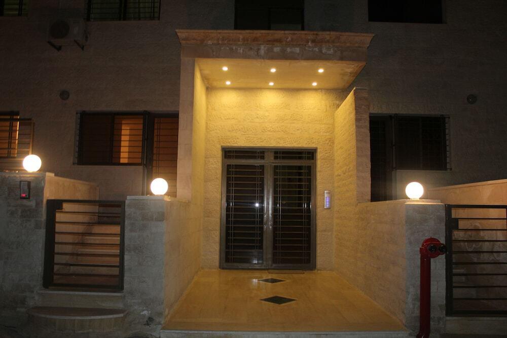 Аль-Джиза: Faraseen apartments 1
