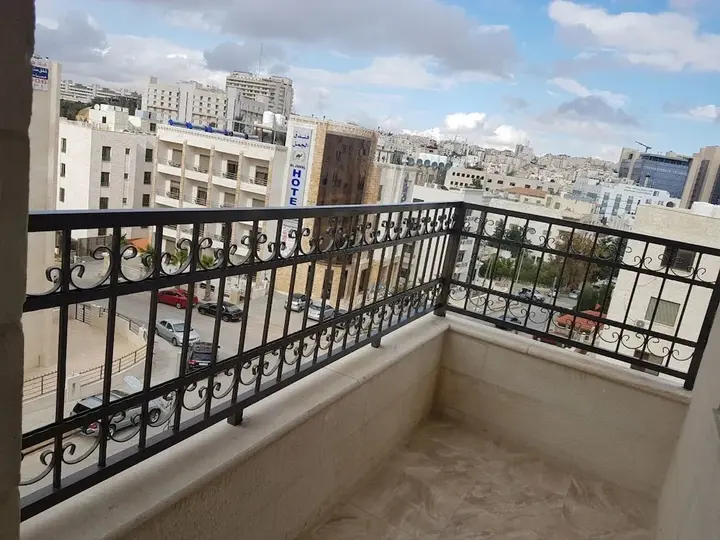 Амман: Luxury Furnished Apartment