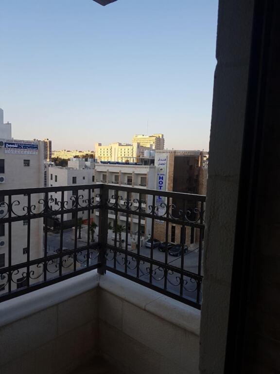 Амман: Luxury Furnished Apartment