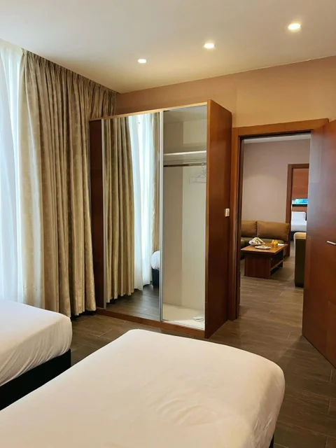 Амман: The Seventh Star Hotel Suites