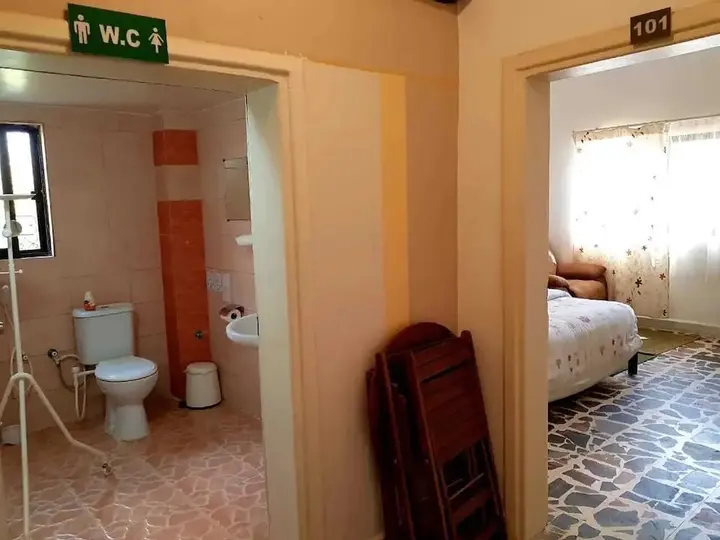Солт: Hadrian's Gate Hotel