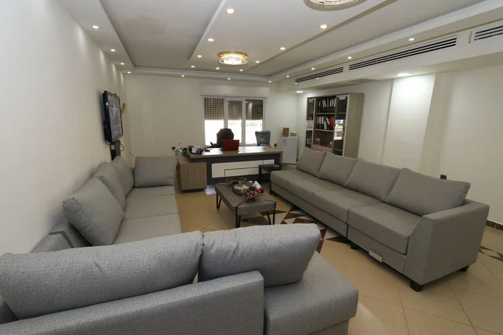 Солт: Skylight Residence