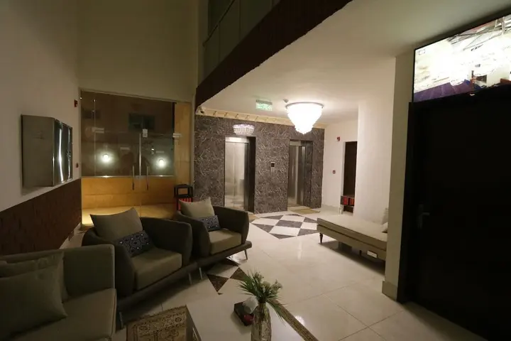 Солт: Skylight Residence