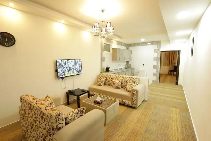 Солт: Skylight Residence