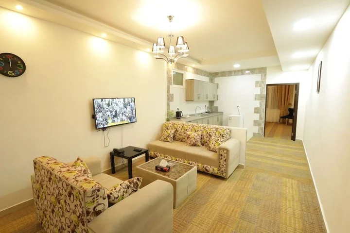 Солт: Skylight Residence