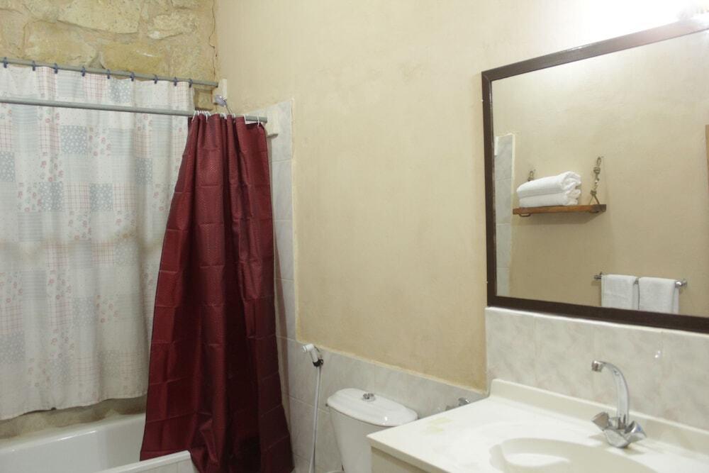 Вади-Муса: Oak Tree Castle Hostel