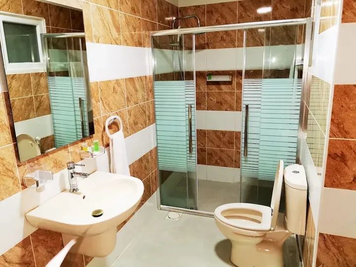 Солт: Skylight Apartments