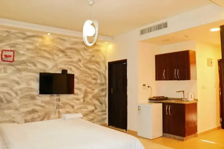 Солт: Skylight Apartments