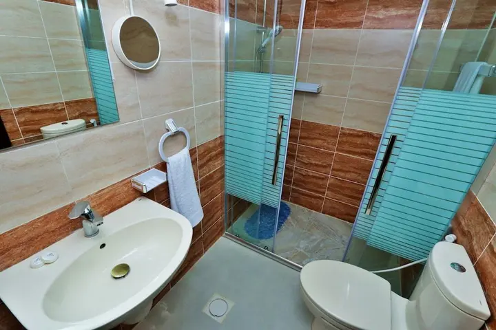 Солт: Skylight Apartments