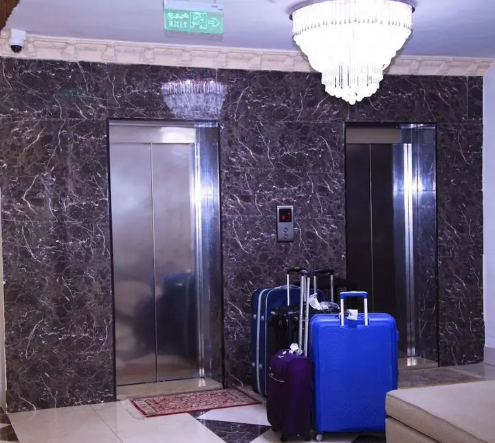 Солт: Skylight Apartments