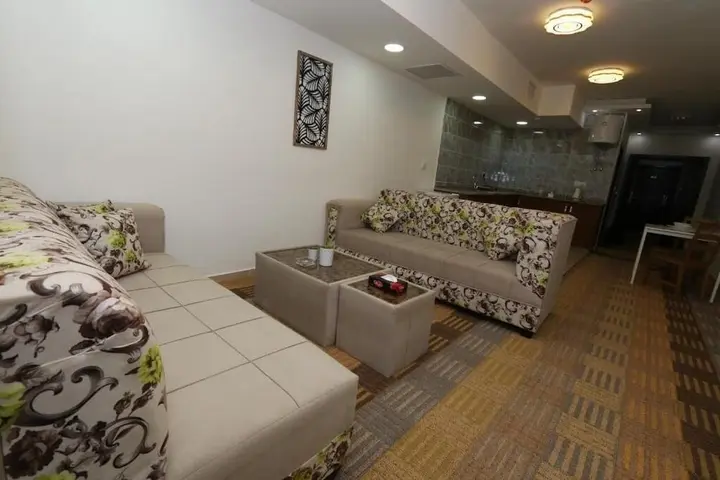 Солт: Skylight Apartments