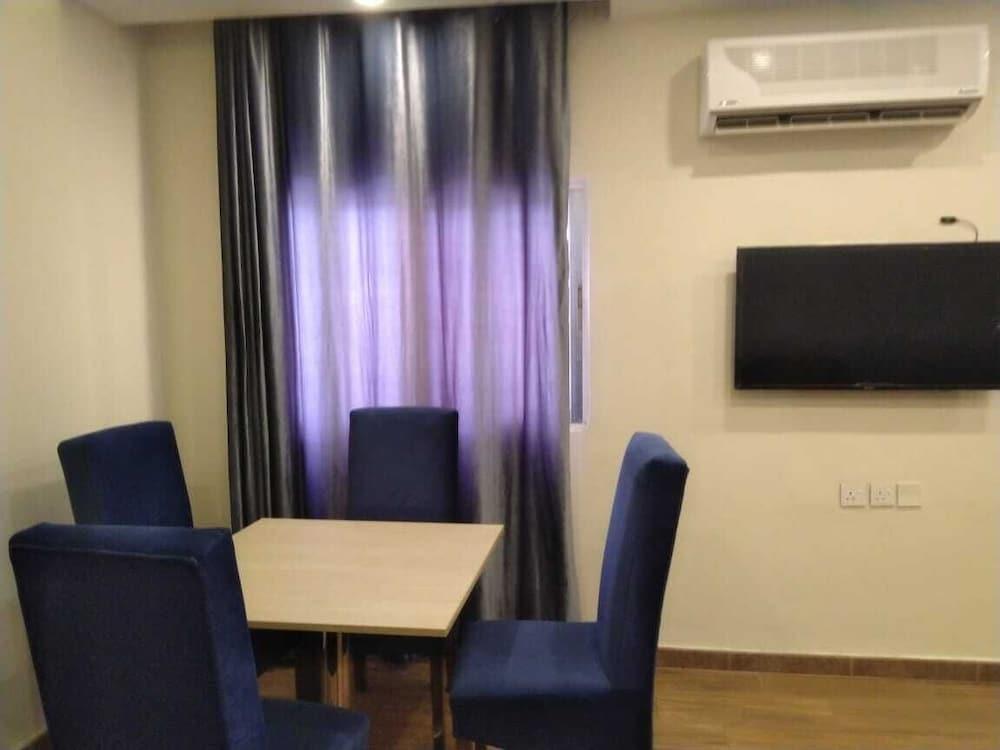 Акаба: Neat Two Bedroom Apartment Close City