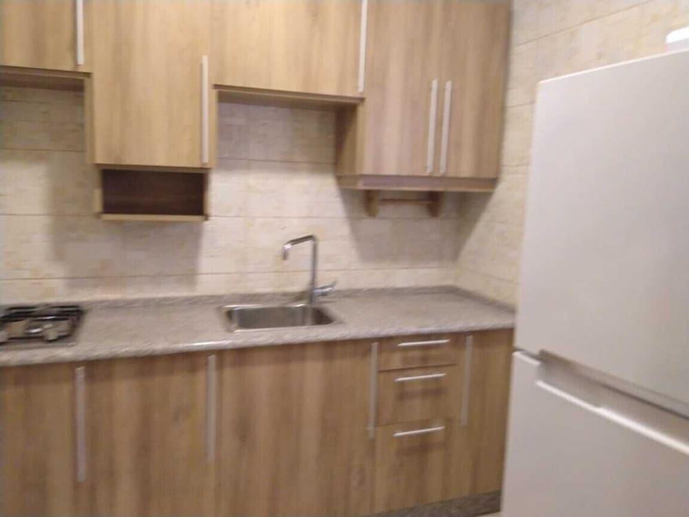 Акаба: Neat Two Bedroom Apartment Close City