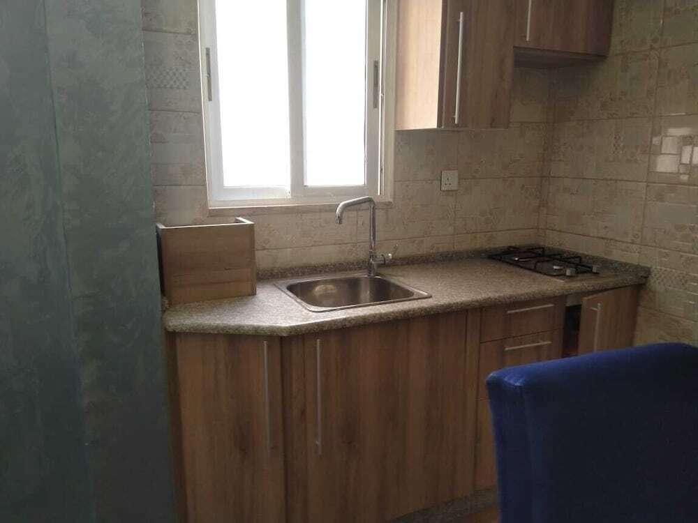 Акаба: Neat Two Bedroom Apartment Close City