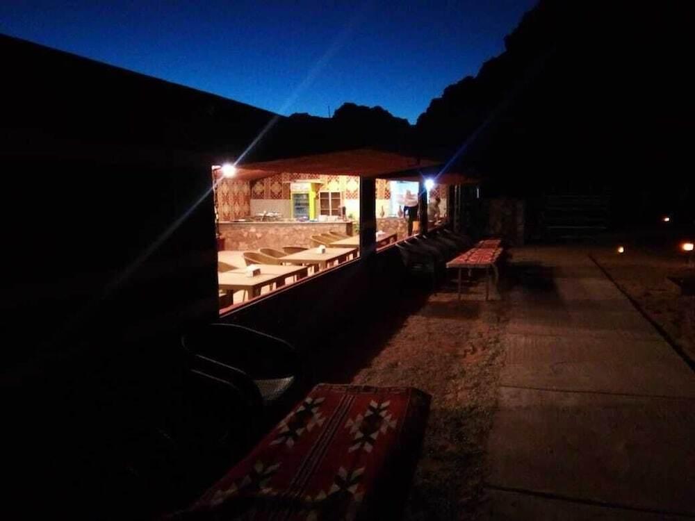 Вади-Рум: Alamer Hostel Camp