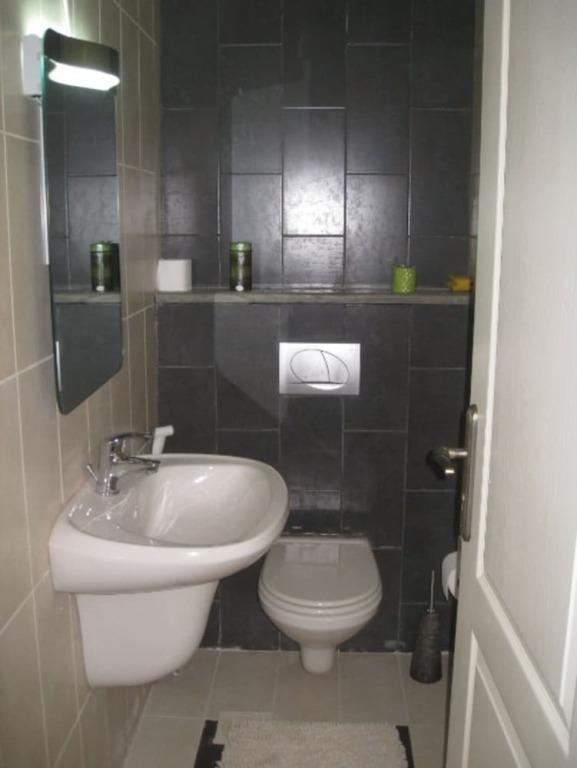 Амман: Two bed Furnished Apartment in Amman