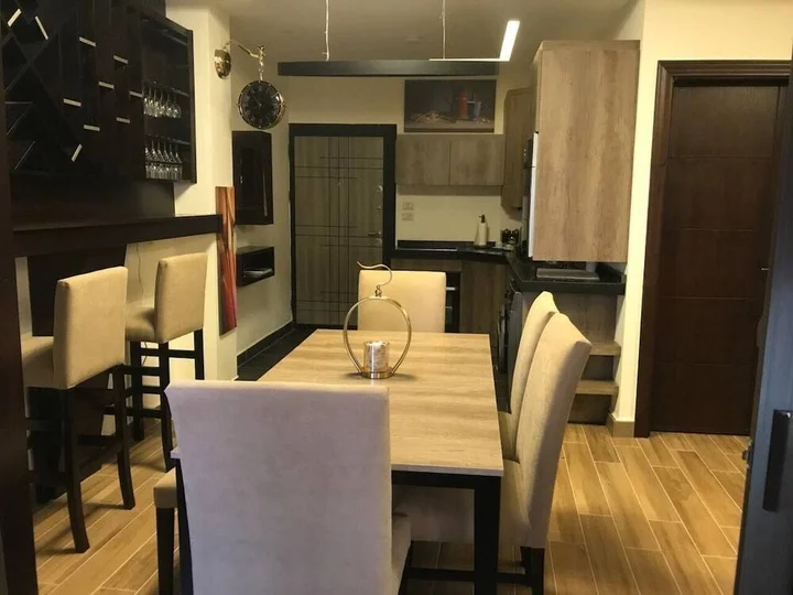 Амман: Charming 2-bed Apartment in Amman