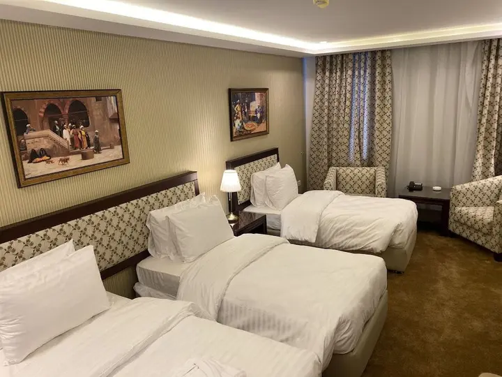 Солт: Strand Hotel