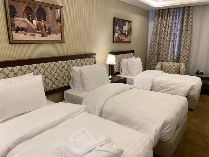 Солт: Strand Hotel