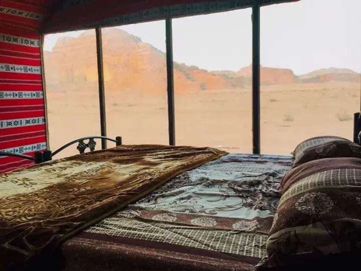 Вади-Рум: Wadi Rum Hikers & Jeep tours
