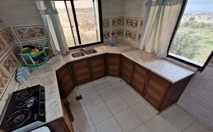 Солт: Jerash Inn