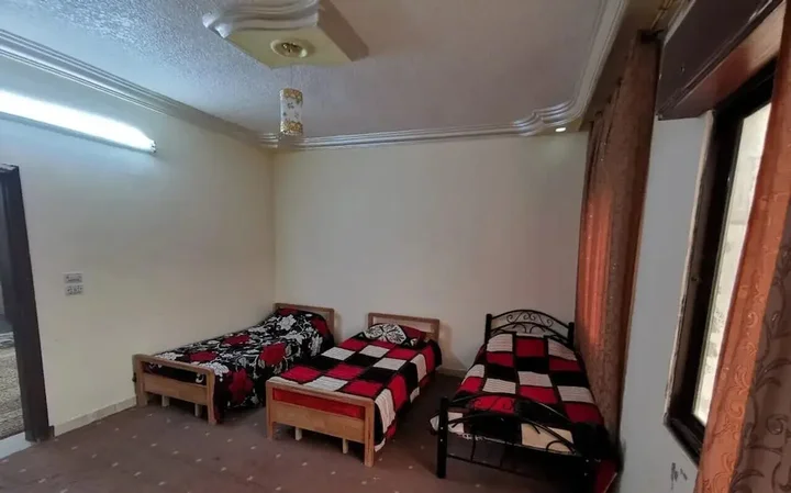 Солт: Jerash Inn