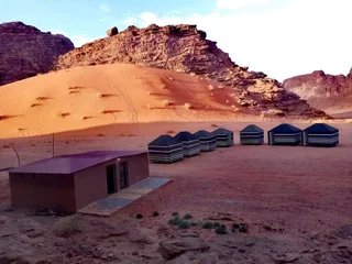 Вади-Рум: Wadi Rum Blue Sky and Tour