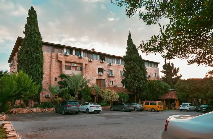 Джараш: Al Joude Hotel