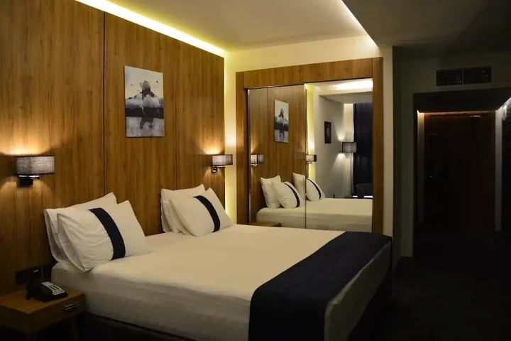 Амман: Monarch Hotel