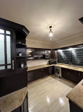 Амман: 3 Bedroom Apartment Of 200 Square M With Terrace