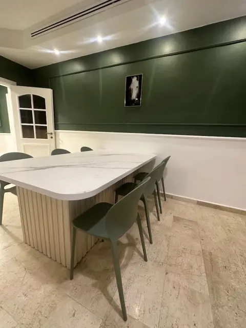 Амман: 3 Bedroom Apartment Of 200 Square M With Terrace