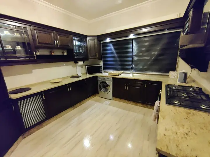 Амман: 3 Bedroom Apartment Of 200 Square M With Terrace