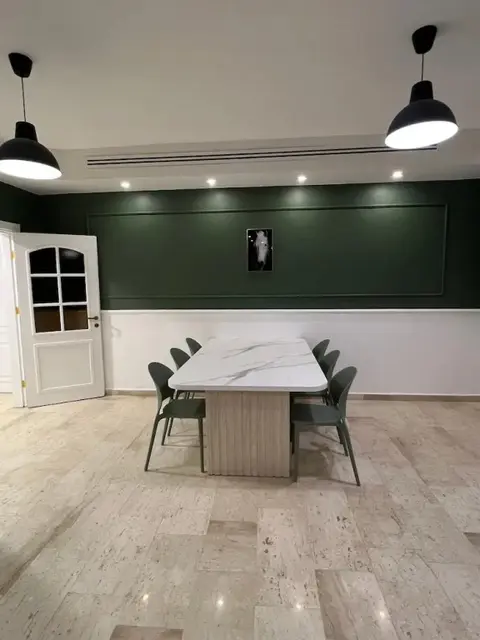 Амман: 3 Bedroom Apartment Of 200 Square M With Terrace