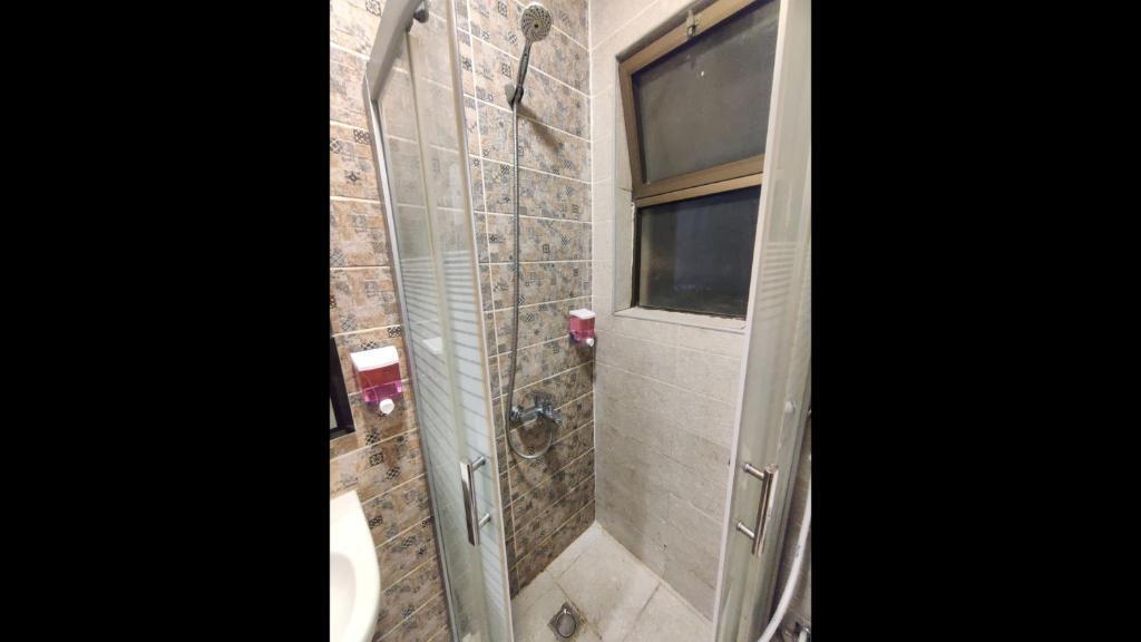 Амман: "30 1-bedroom Rental Unite With Services Nearby"