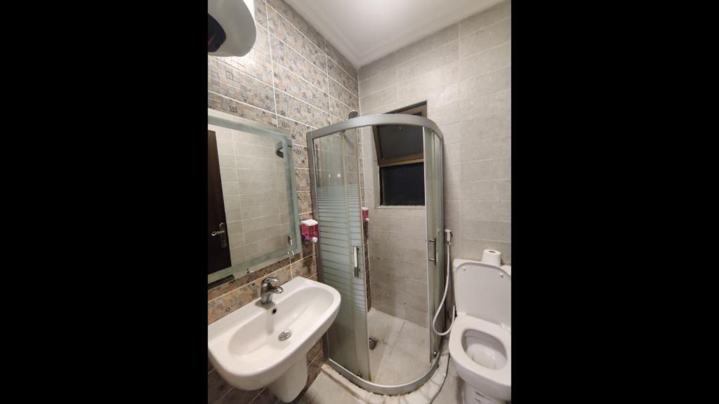 Амман: "30 1-bedroom Rental Unite With Services Nearby"
