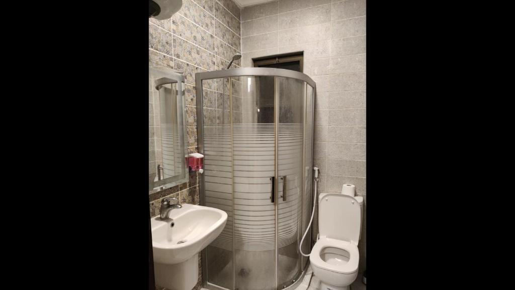 Амман: "30 1-bedroom Rental Unite With Services Nearby"